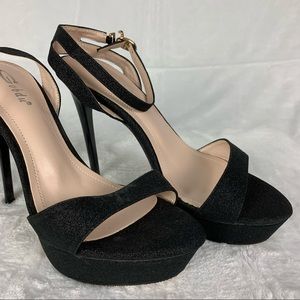 gobdu size 7.5 nwot black shimmer strappy platform heels